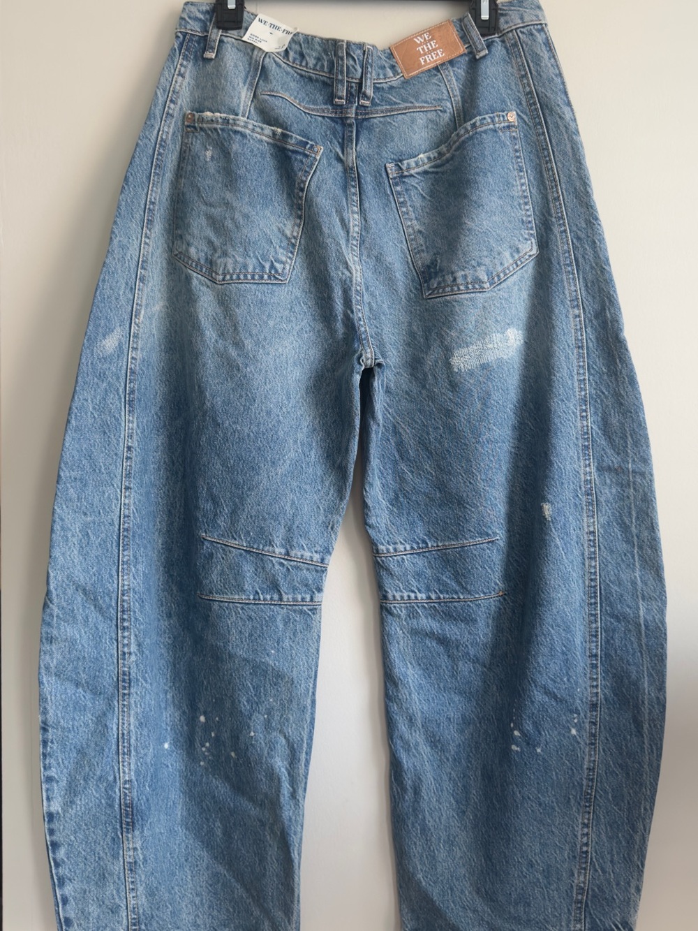 Free People We the free Barrel-Leg Distressed Jeans - NWT - Picture 9 of 10